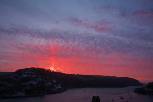 06 April 2018 - 06-31-42.jpg
Sunrise Super Strength. Only available in Dartmouth and Kingswear. Probably.
#DartmouthSunrise #KingswearSunrise